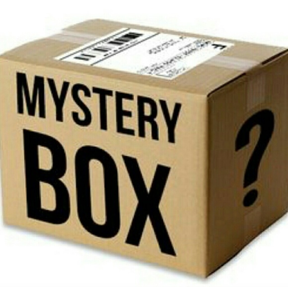 Women’s Plus Size Mystery Box sizes 20 - 30 2x-4x Available Now! - Picture 3 of 6